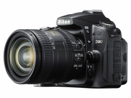 NIKON D90 + 18-105mm VR
