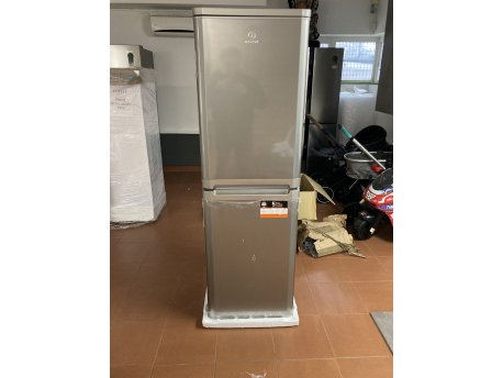 INDESIT Kombinovani frizider CAA 55 NX 1 OUTLET