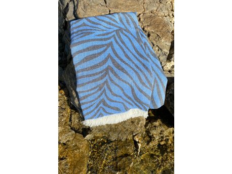L`ESSENTIEL MAISON Peškir za plažu Carnival Blue