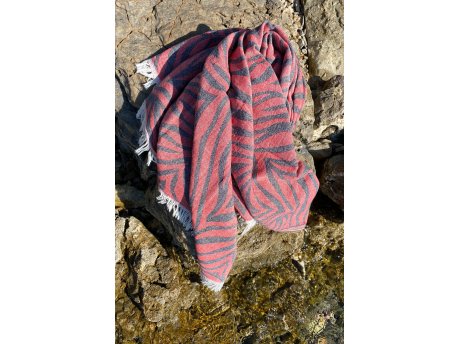 L`ESSENTIEL MAISON Peškir za plažu Carnival Red