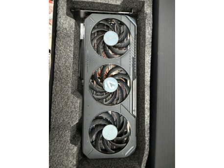 GIGABYTE Radeon RX 9060 XT GAMING OC 16G GDDR6 GV-R9060XTGAMING OC-16GD OUTLET