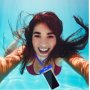 CELLY Vodootporna futrola Splashbag 21 za mobilne telefone u plavoj boji - slika 3