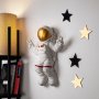 WALLXPERT Zidna dekoracija Peace Sign Astronaut 1 - slika 1