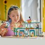 LEGO 42621 Bolnica Medenog Grada - slika 4