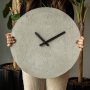 WALLXPERT Dekorativni metalni zidni sat Concrete Metal Wall Clock APS112 - slika 1
