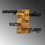 WALLXPERT Dekorativni drveni zidni dodatak Everyone Smiles in The Same Language - slika 5