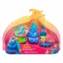 HASBRO TROLLS FIGURE NA SKEJTU - slika 1
